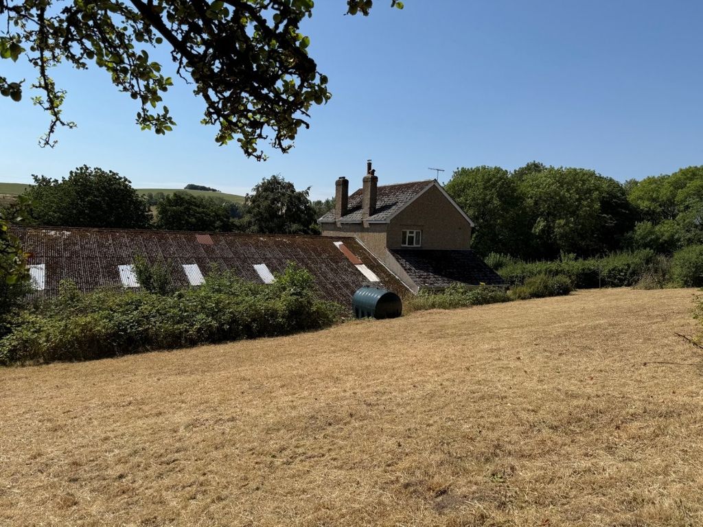 Property photo 3 of 12
