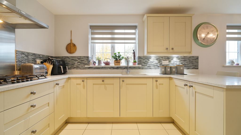 Property photo 3 of 20 2Cressbrookrd-23
