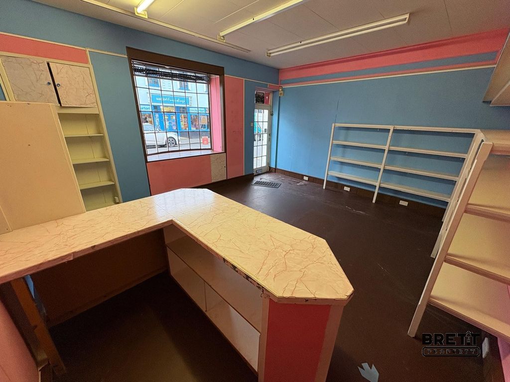 Property photo 2 of 4 Front Display Area