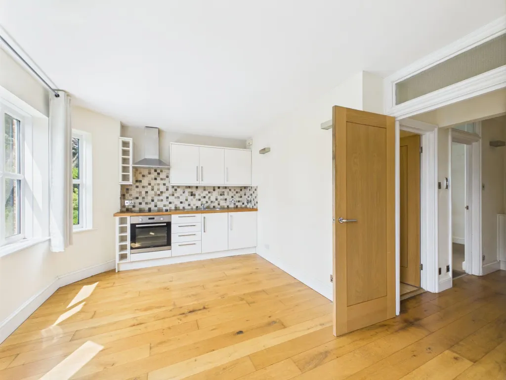 Property photo 3 of 9 Cam03987G0-Pr0149-Still001_1751534692092