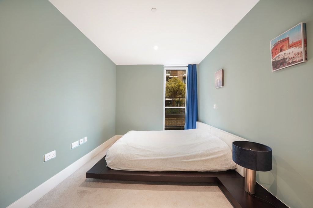 Property photo 3 of 21 Bedroom