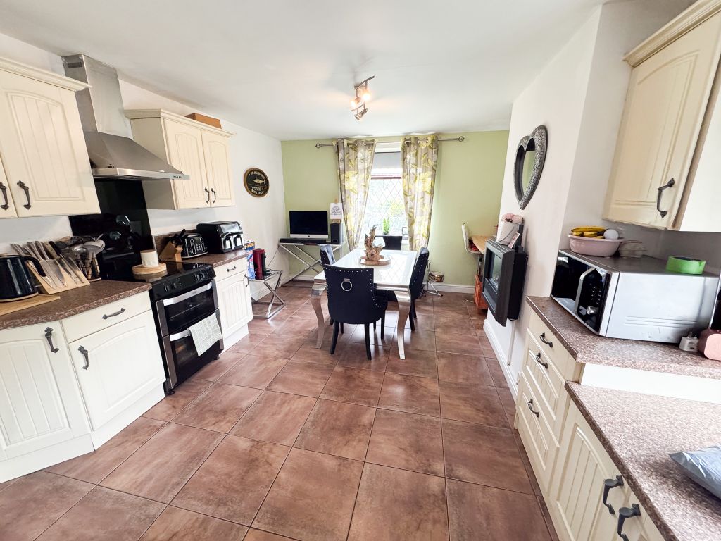 Property photo 3 of 22 Img_4449