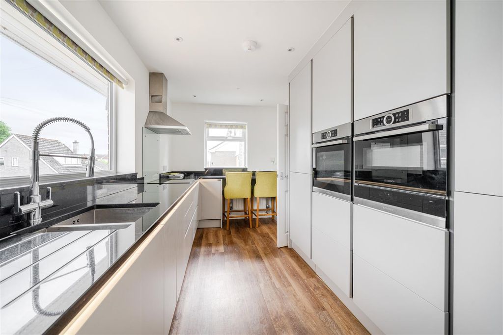 Property photo 2 of 12 Kitchen
