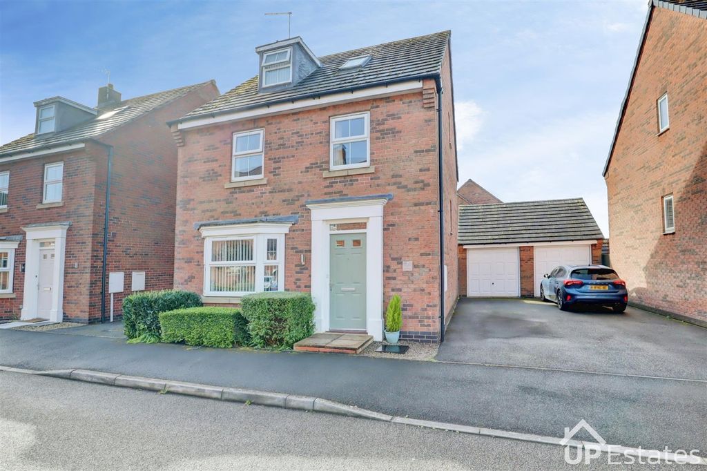 Property photo 1 of 17 Front Aspect