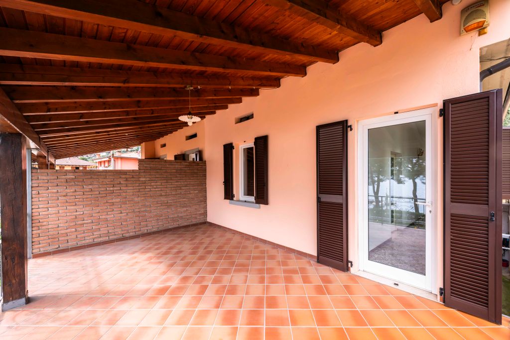 Property photo 1 of 62