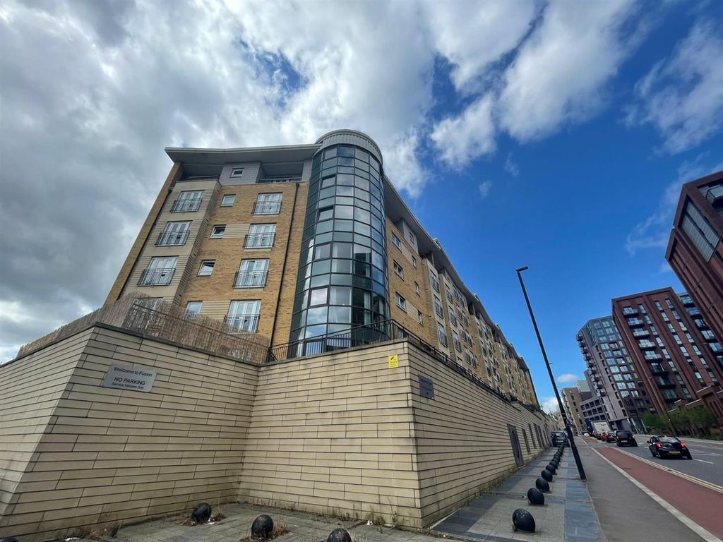 Property photo 2 of 10