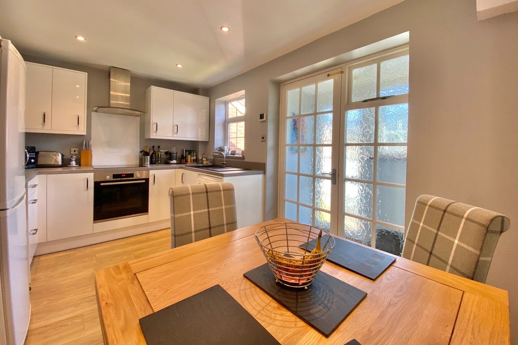 Property photo 3 of 12 Kitchen/Dining Room