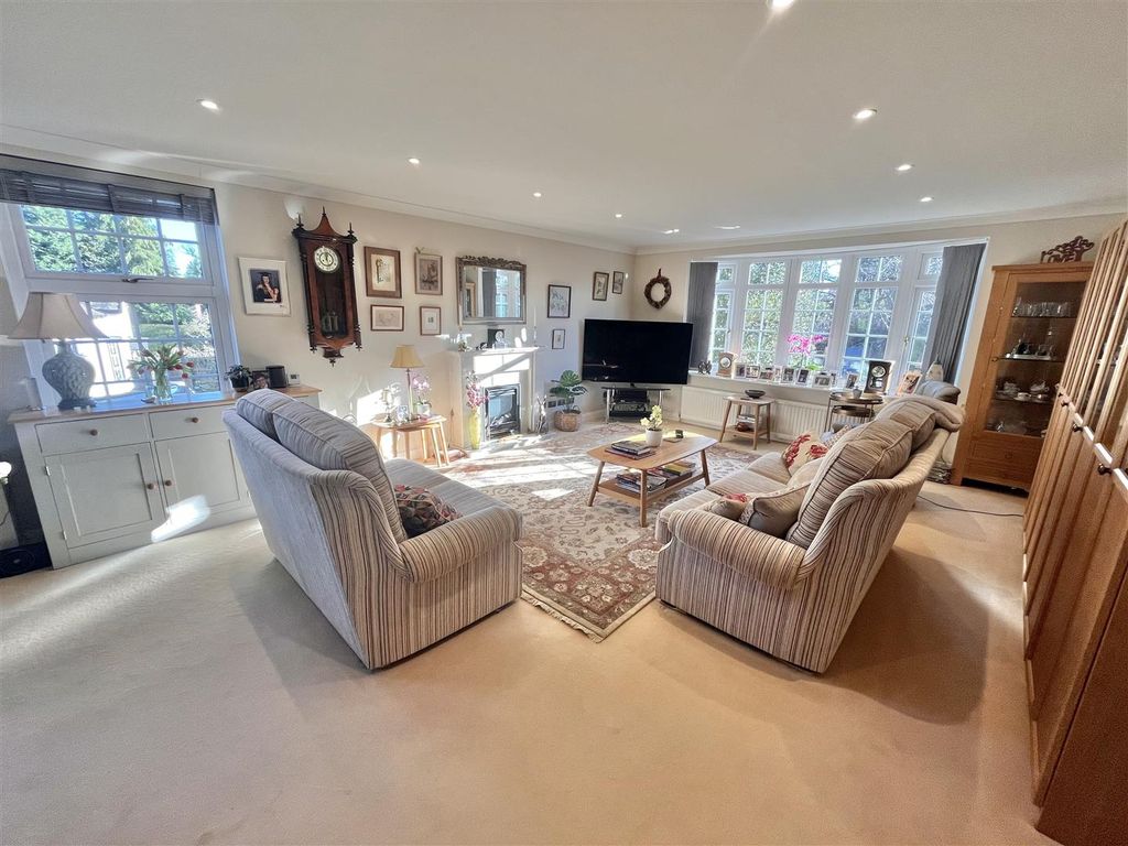 Property photo 3 of 18