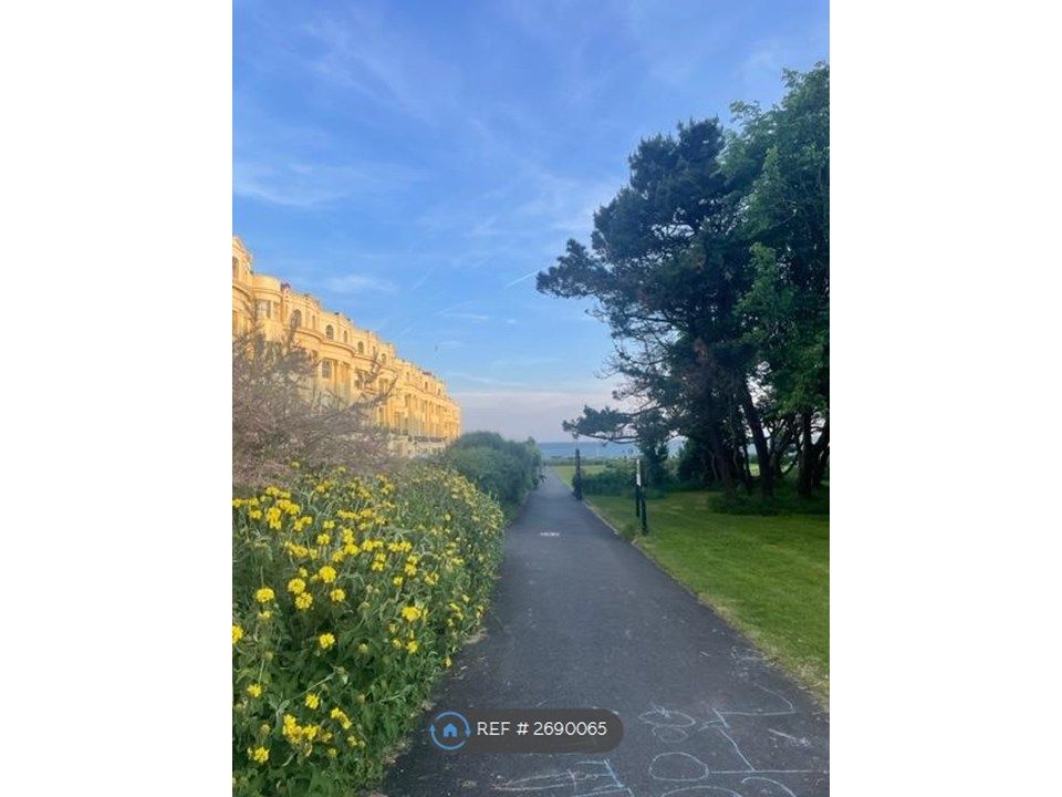 Property photo 3 of 10 Brunswick Square