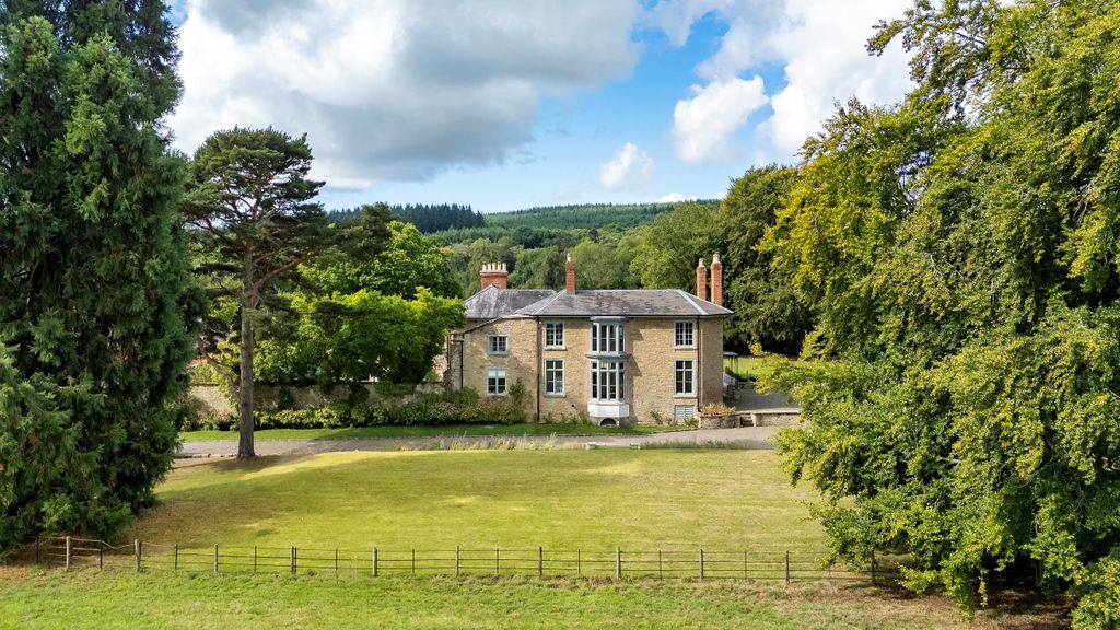 Property photo 2 of 32 Image