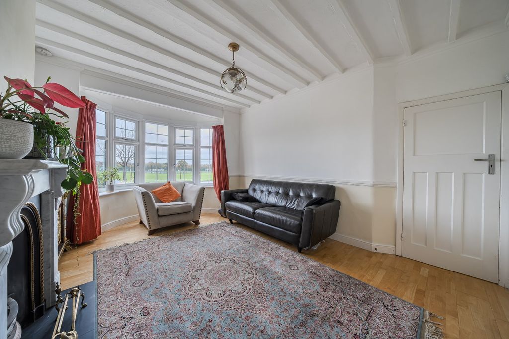 Property photo 2 of 20 Reception