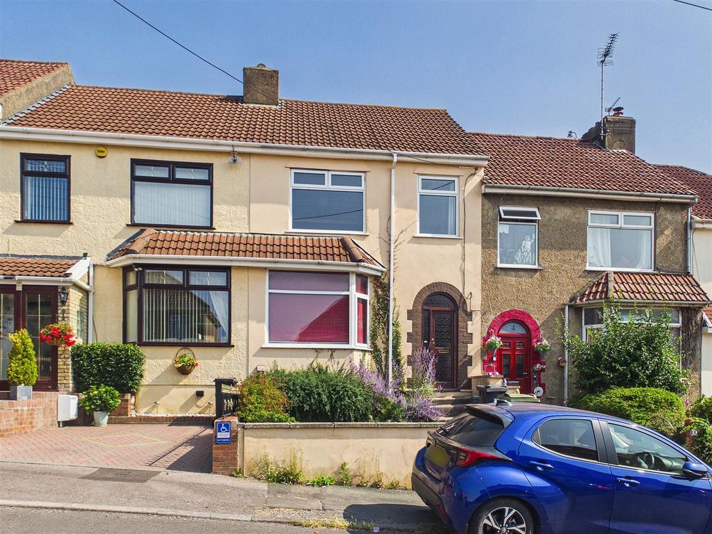 Property photo 1 of 17 1 - Terraced House For Auction, Kingswood.Jpg