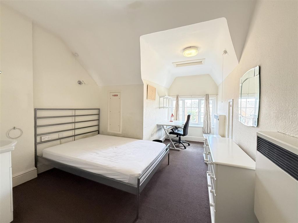 Property photo 2 of 14 Img_9871.Jpeg