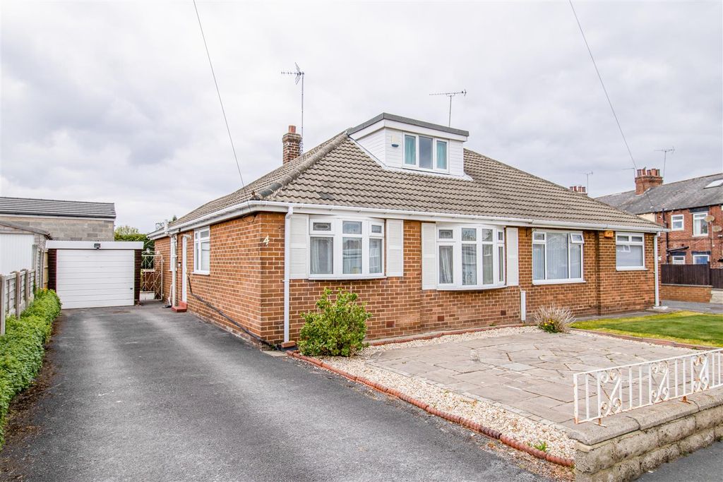 Property photo 1 of 11