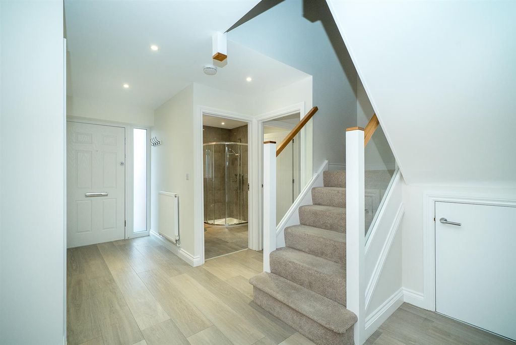 Property photo 2 of 14 17-Bower-Lane-1012.Jpg