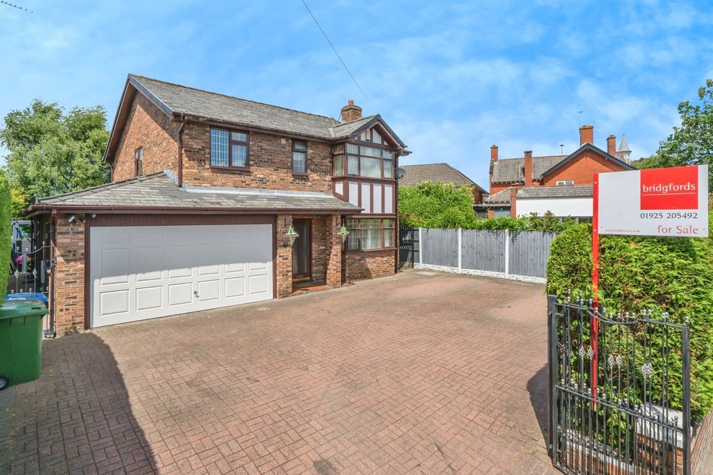 Property photo 1 of 30 Externally