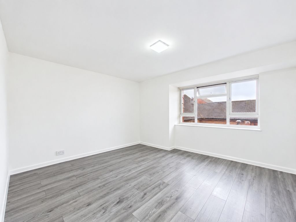 Property photo 2 of 6 Picture No. 14