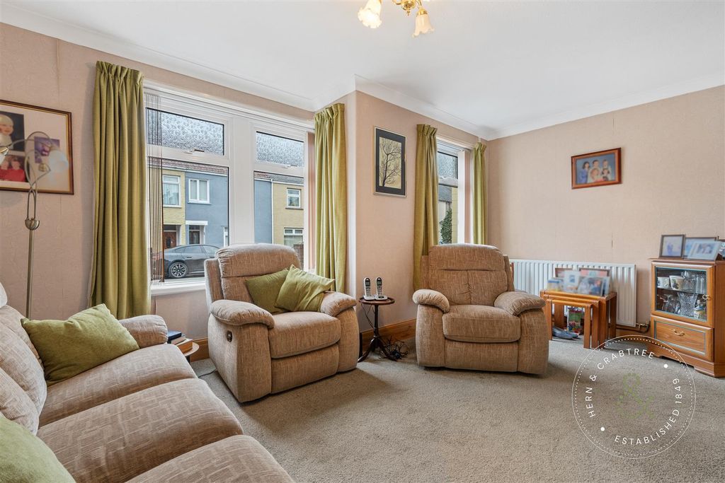 Property photo 2 of 17 Davies Place, Herncrabtree (4).Jpg
