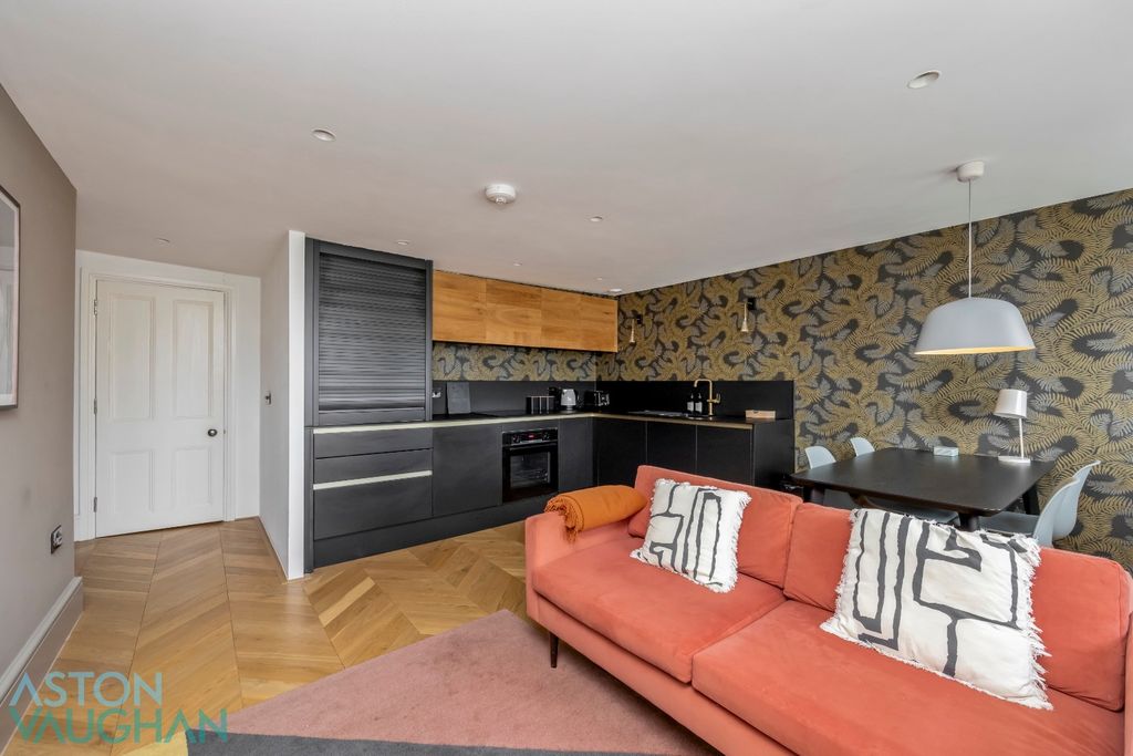 Property photo 2 of 9 4879591