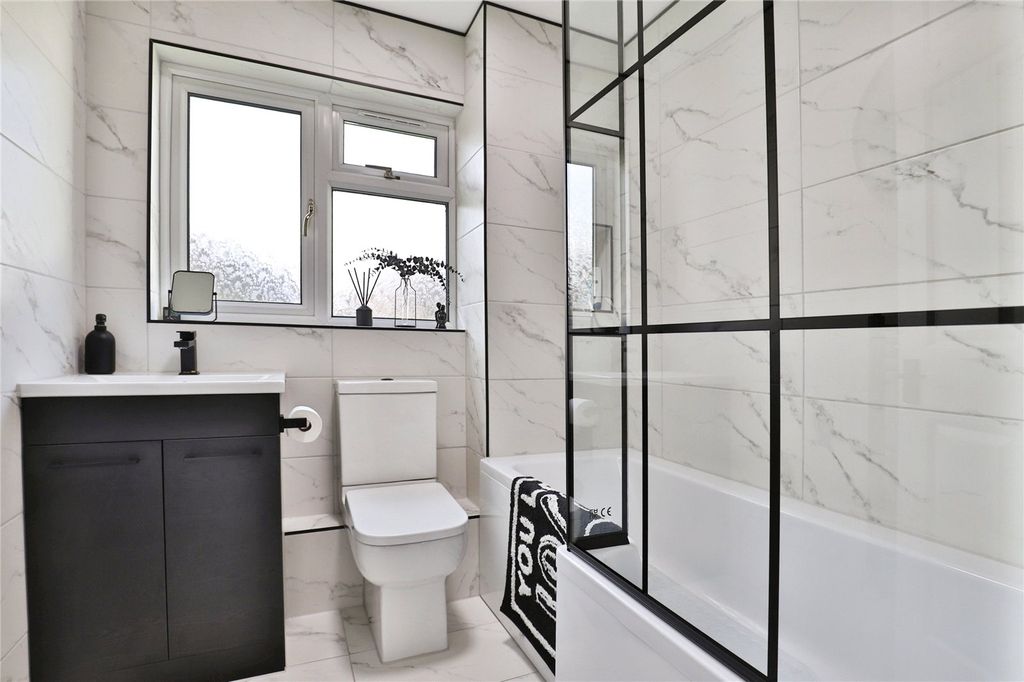 Property photo 3 of 18 Picture No. 05