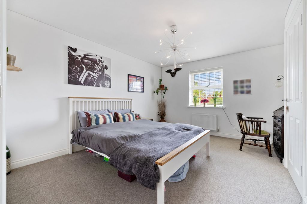 Additional image 16 of 4 bed detached house for saleLeachman Way, Petersfield GU31