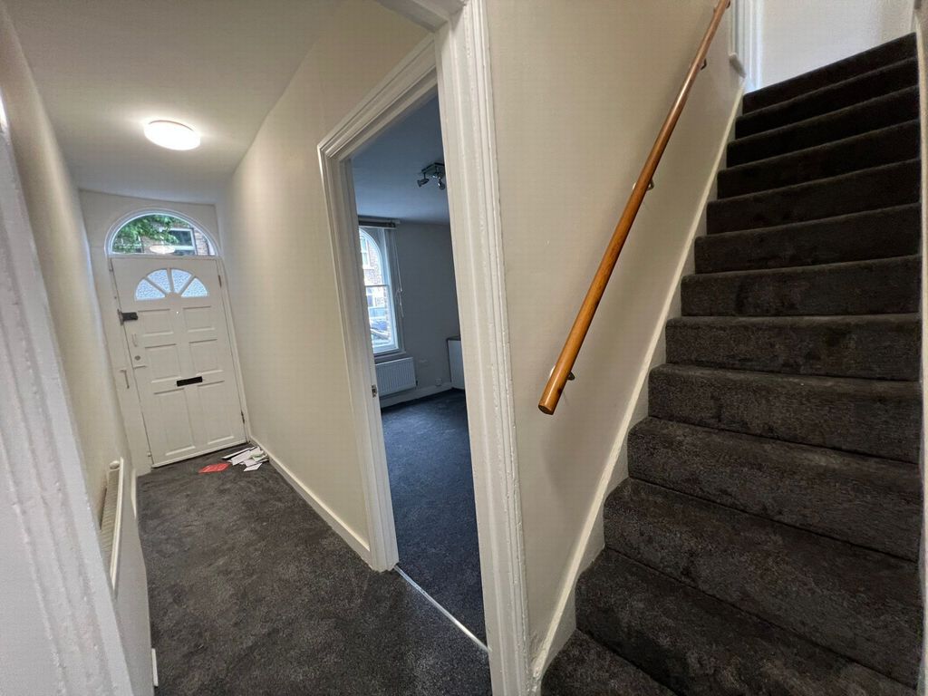 Property photo 3 of 15 Photo 11