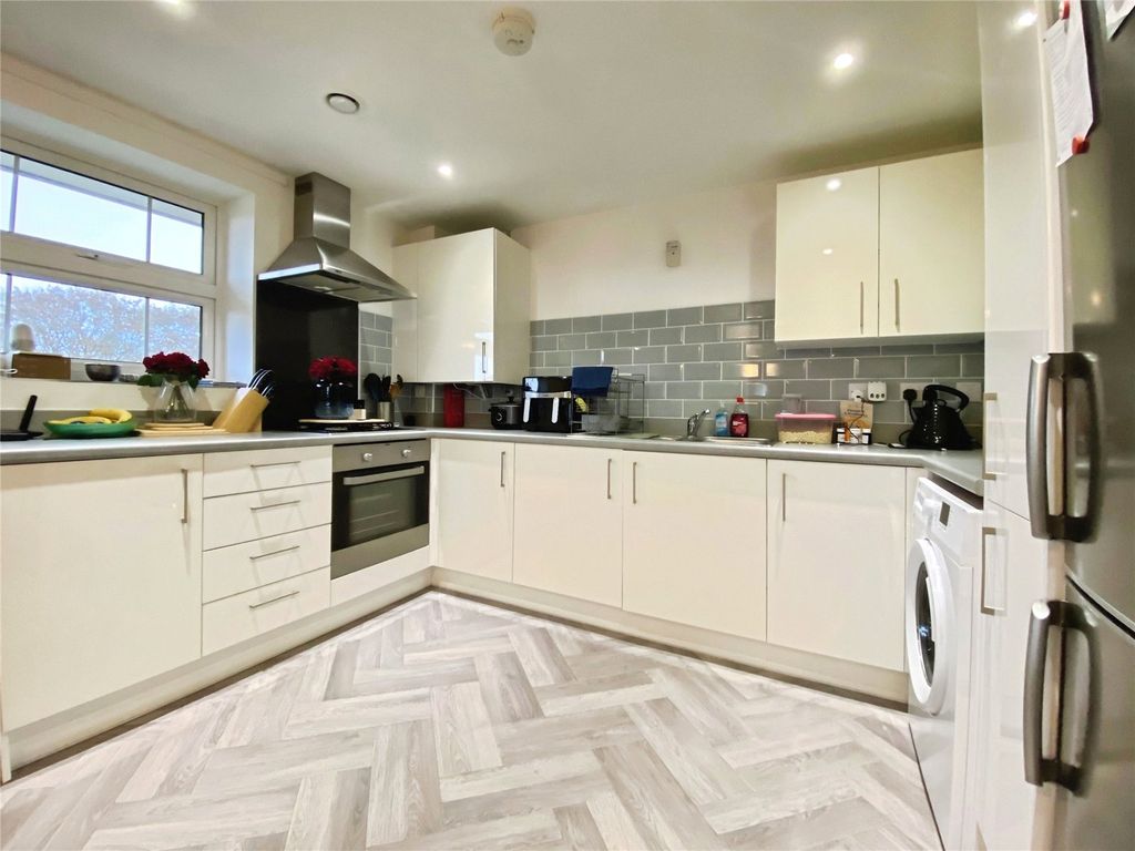 Property photo 2 of 7 Picture No. 13