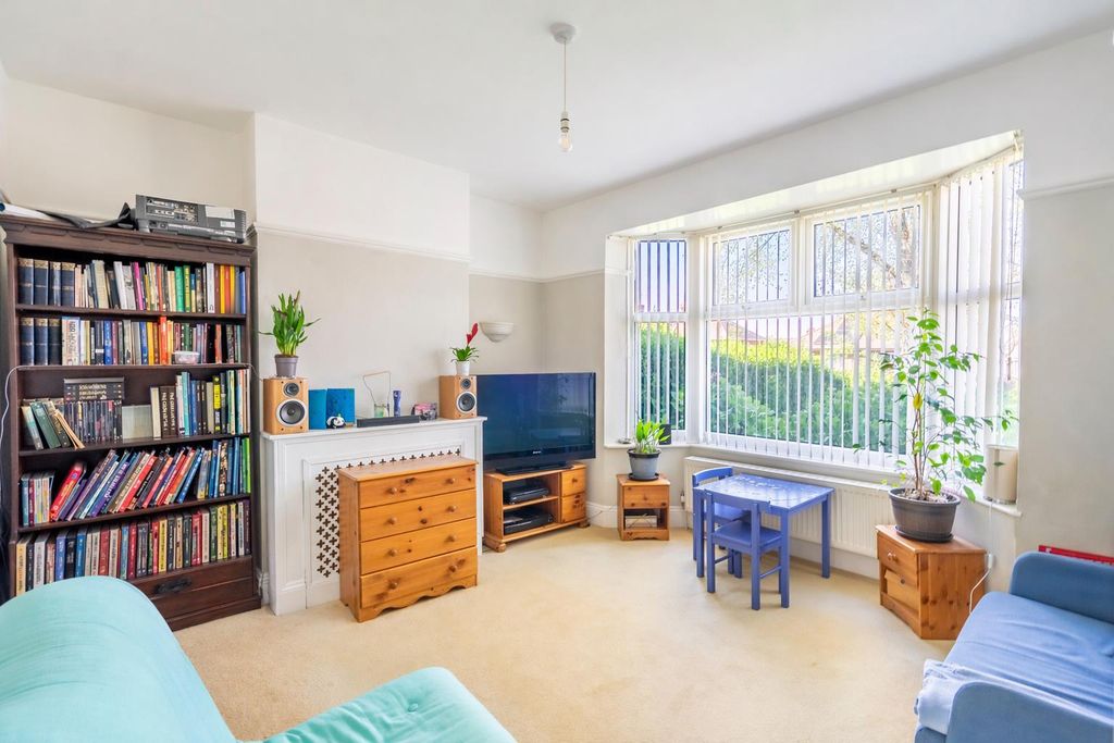 Property photo 2 of 16 Living Room