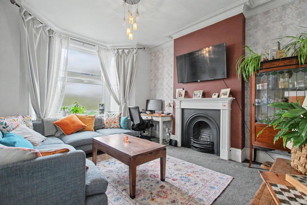 Property photo 2 of 16 Living Room