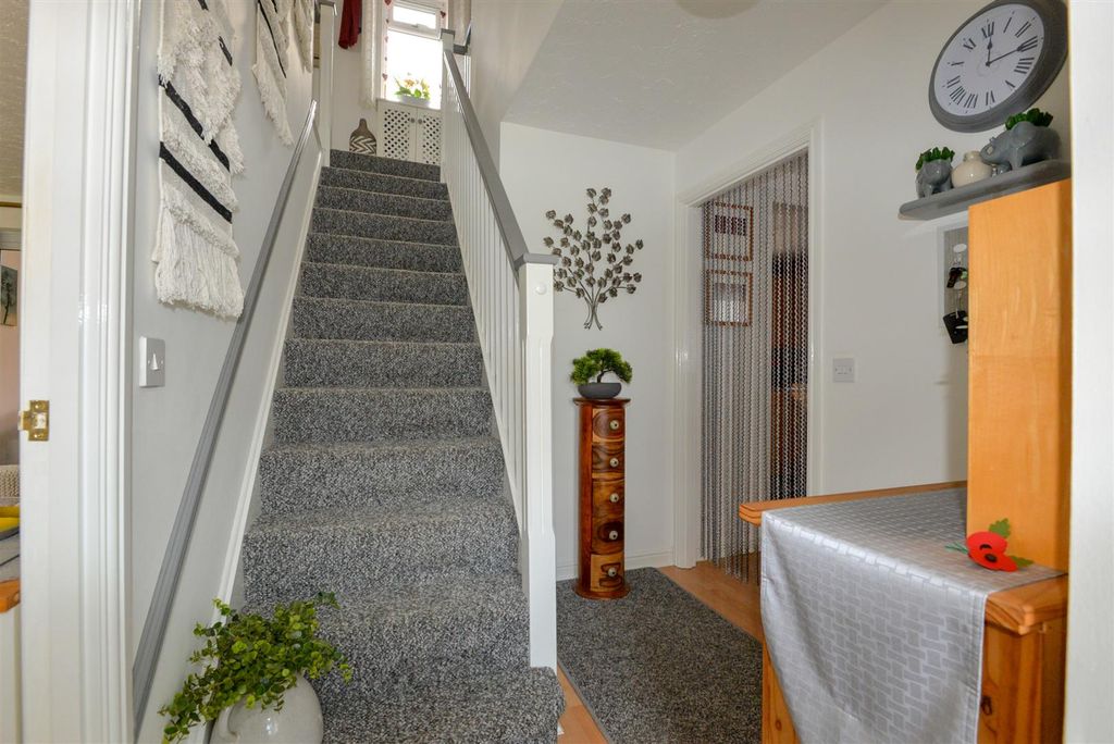 Property photo 3 of 25 Hall 1.Jpg