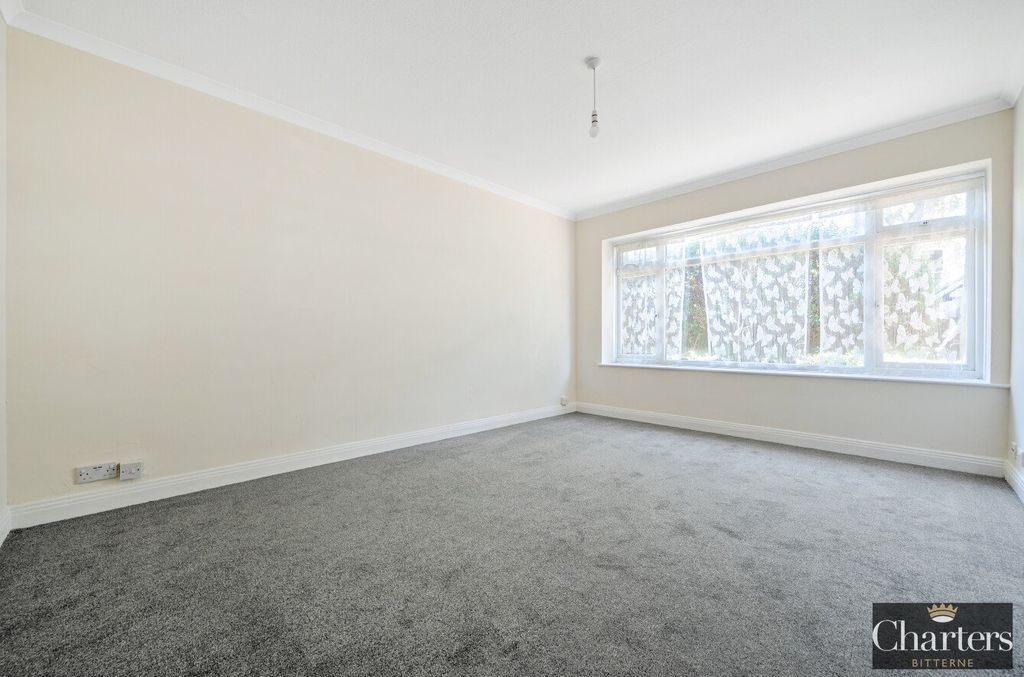 Property photo 3 of 10 Picture No. 16