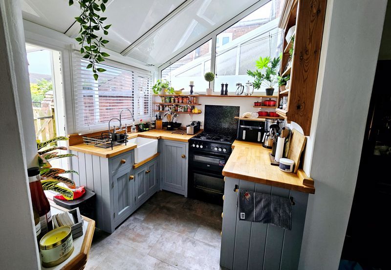 Property photo 2 of 17 Kitchen