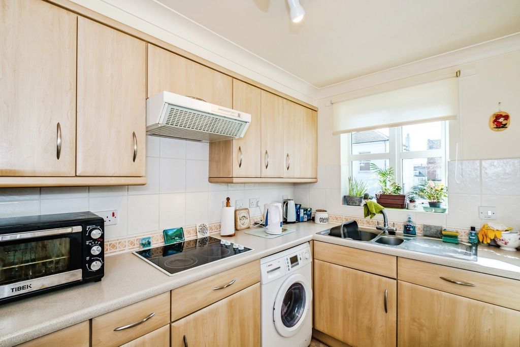 Property photo 3 of 18 Pbox-Img.Jpg