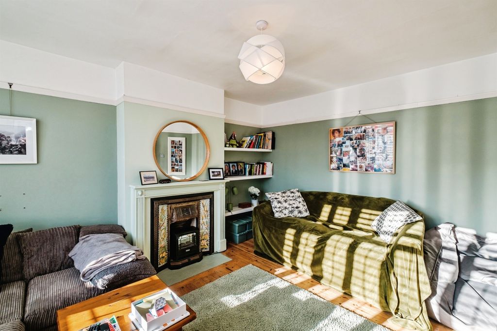 Property photo 3 of 20