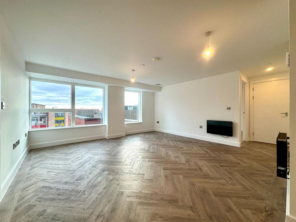 Property photo 2 of 16 Lounge Pic 3.Jpeg