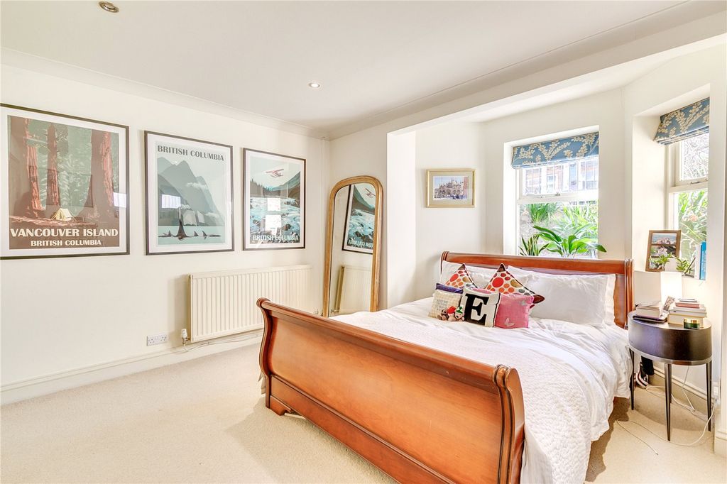 Property photo 3 of 21 Picture No. 12