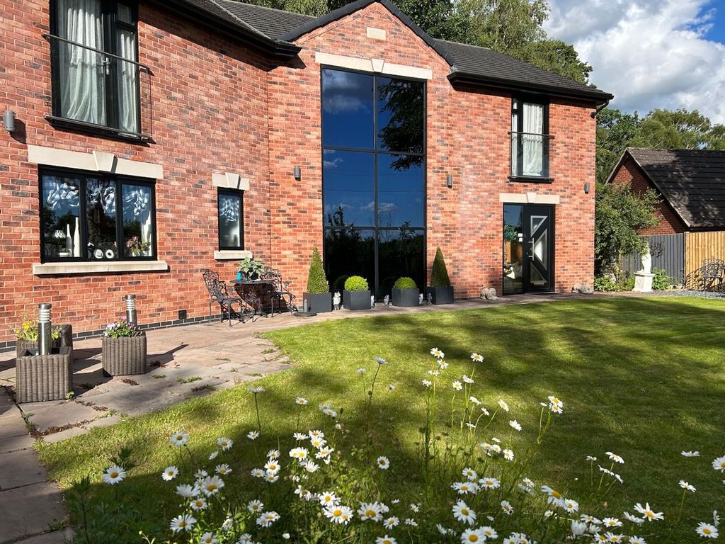 Property photo 1 of 31