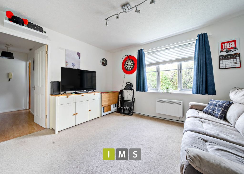 Property photo 3 of 12