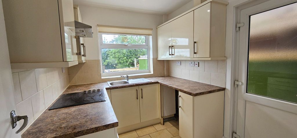 Property photo 2 of 16 Kitchen