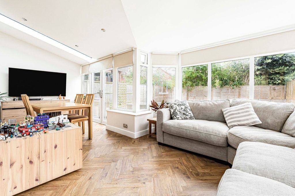 Property photo 3 of 29