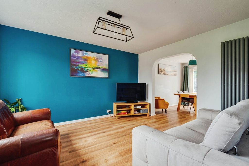 Property photo 3 of 16 Pbox-Img.Jpg