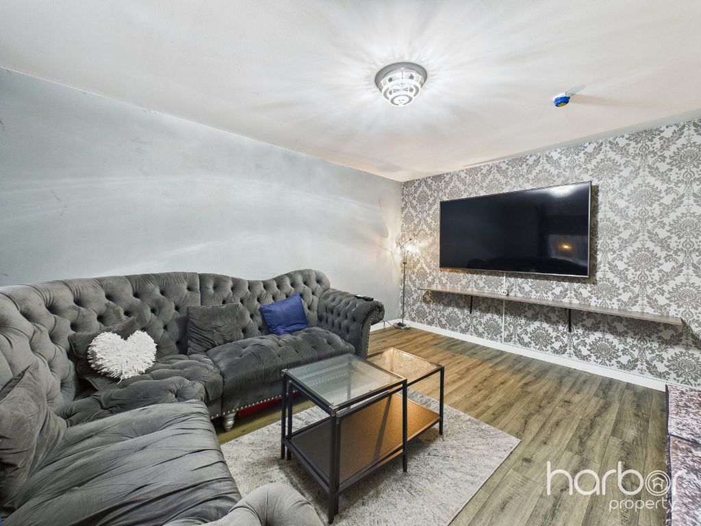 Property photo 2 of 24 4366674