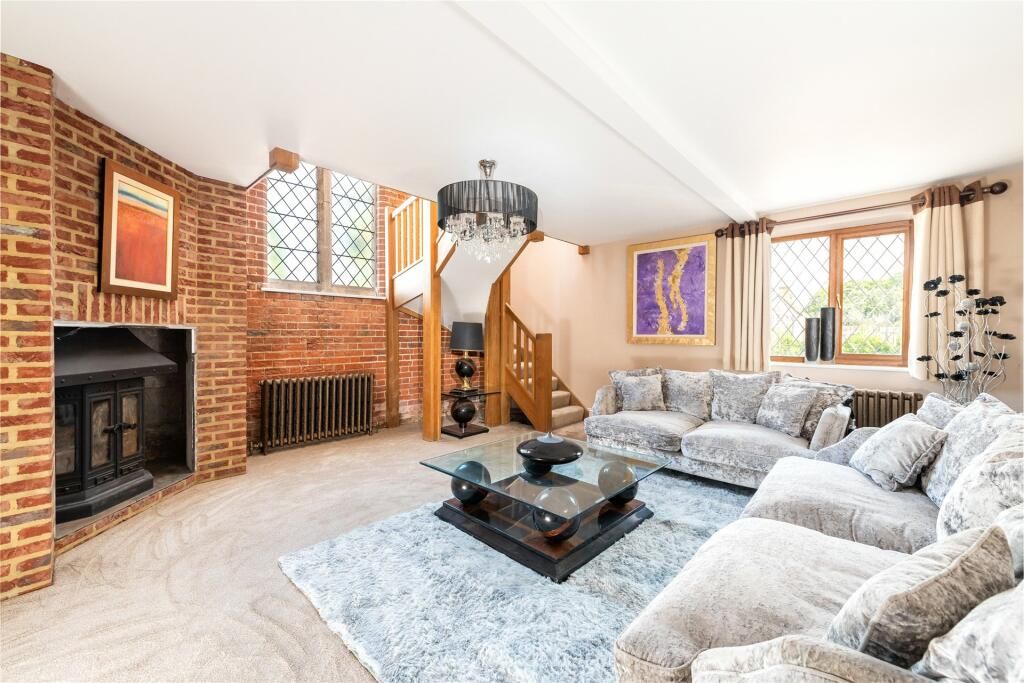 Property photo 2 of 34