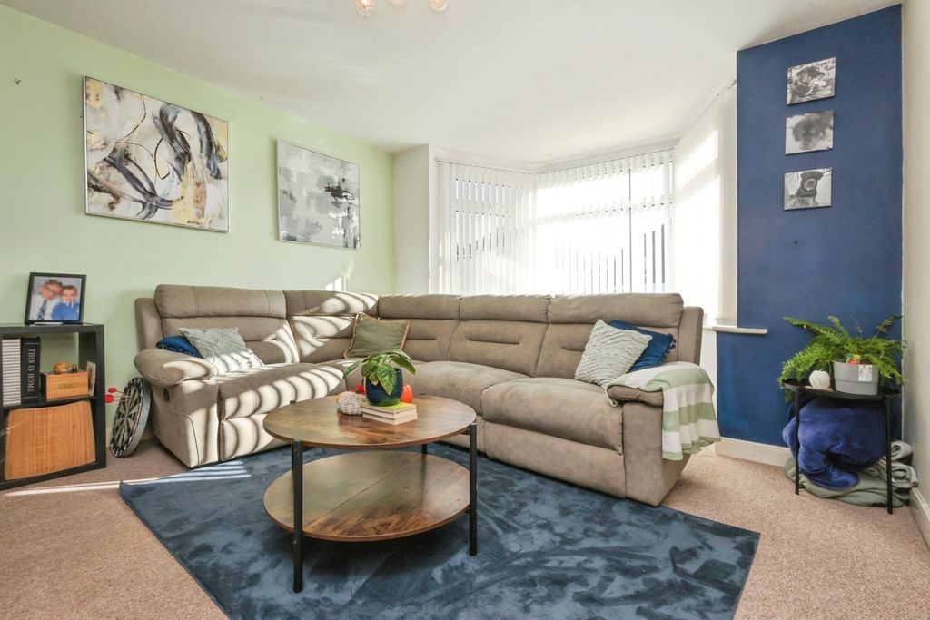 Property photo 3 of 24 Pbox-Img.Jpg