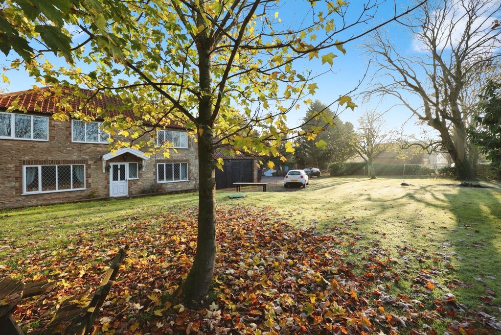 Property photo 1 of 31 4754561