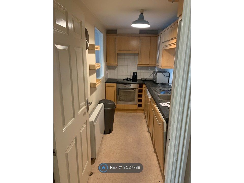 Property photo 3 of 7 Kitchen