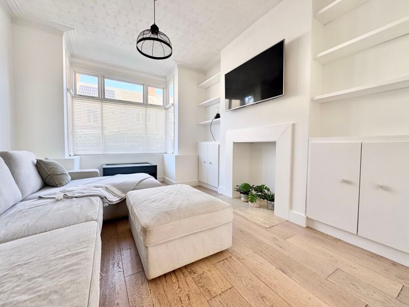 Property photo 2 of 10 Lounge