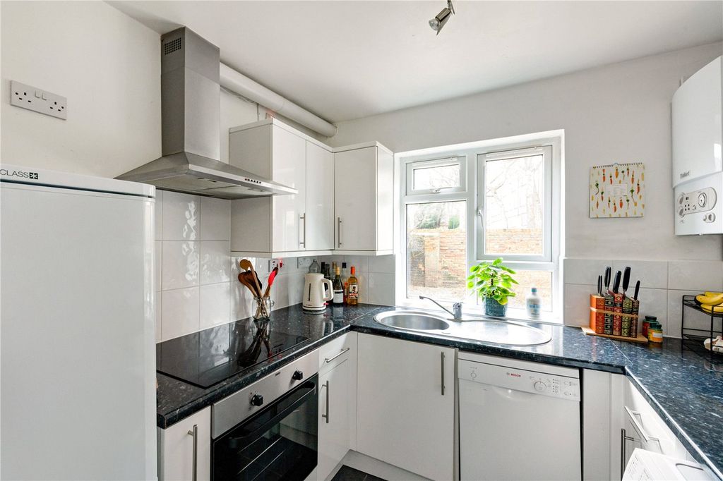 Property photo 3 of 12 Picture No. 10