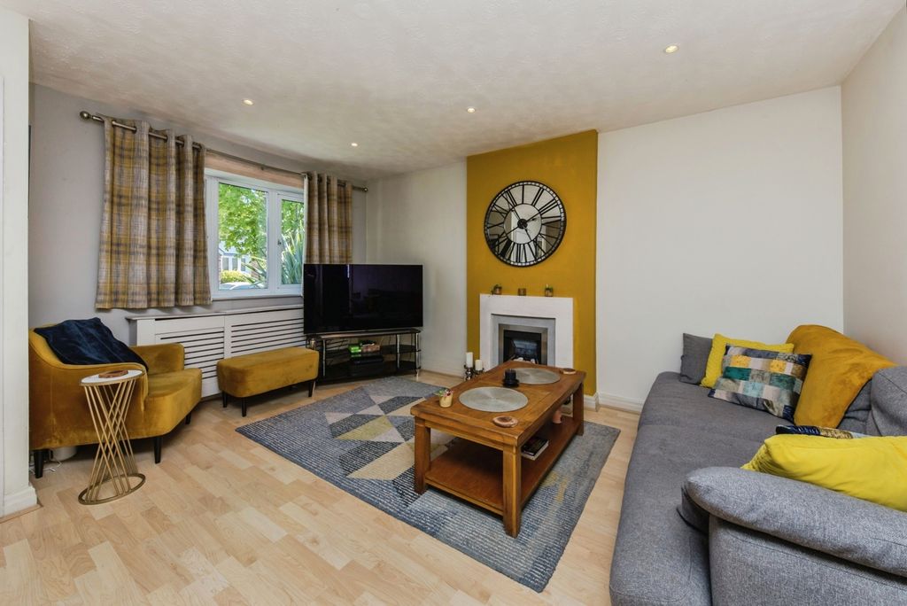 Property photo 2 of 18 Pbox-Img.Jpg