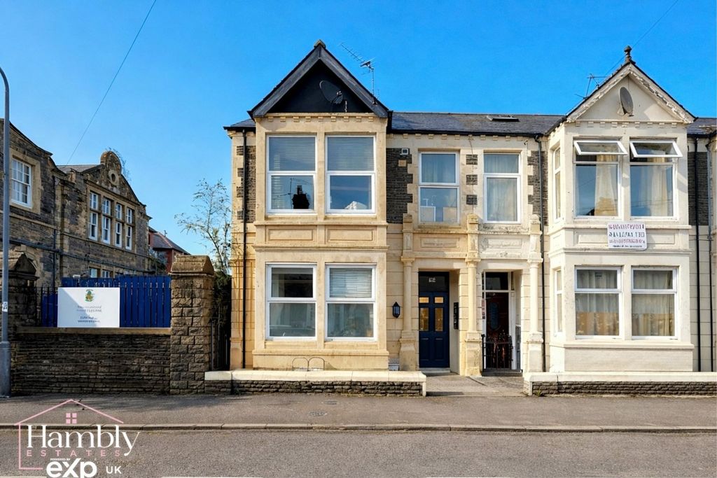 Property photo 3 of 10